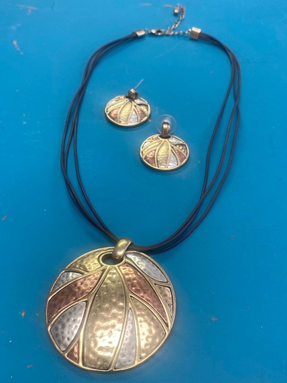 Tri-Tone Hammered Disc Necklace & Earring Set - Gold, Silver, Copper
